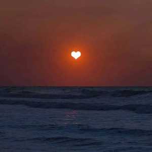 王者女英雄被绳子束手束脚
